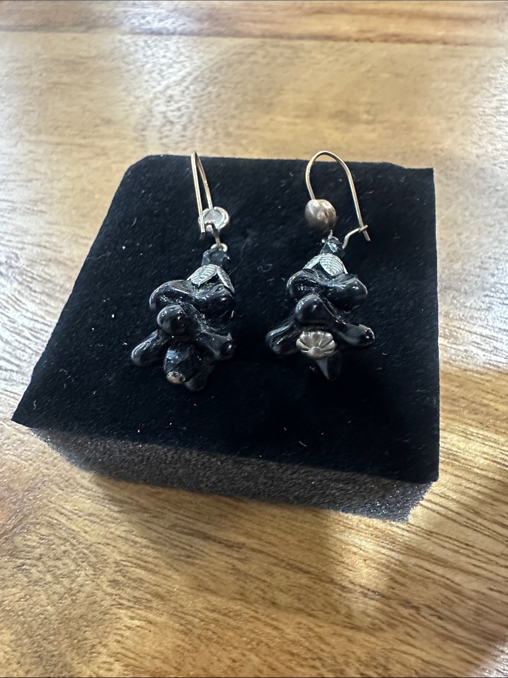 Vintage Victorian Revival black glass trumpet flower dangle earrings - Picture 2 of 2